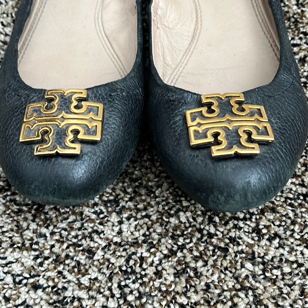 Tory Burch Gold Logo Melinda Black Leather Flat, worn - Picture 5 of 7